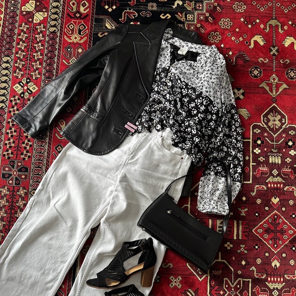 *Joie Black White Floral Chiffon Light Weight Peasant Top Puff Sleeves Blouse - Picture 2 of 8